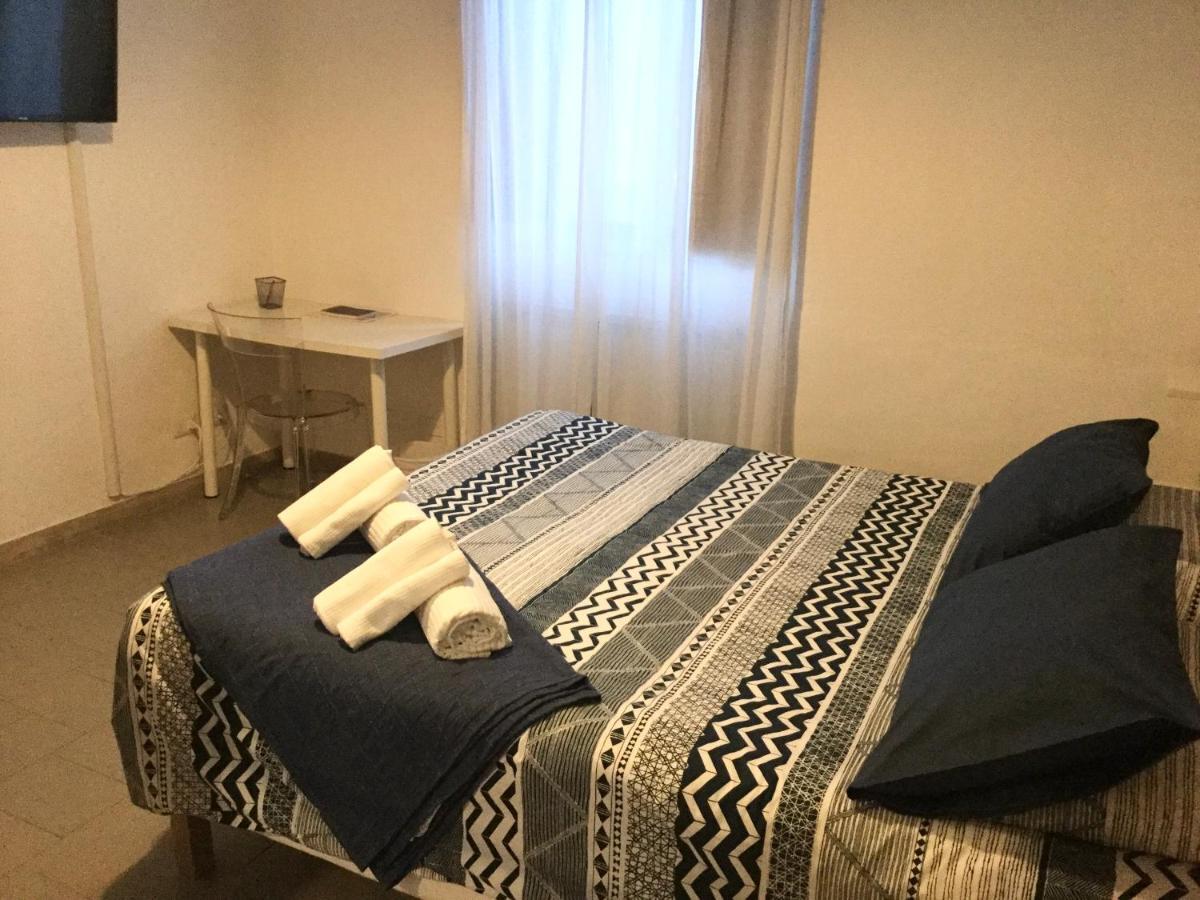 Casa Vittoria - A Pochi Passi Da Porta Romana Apartment Siena Bagian luar foto