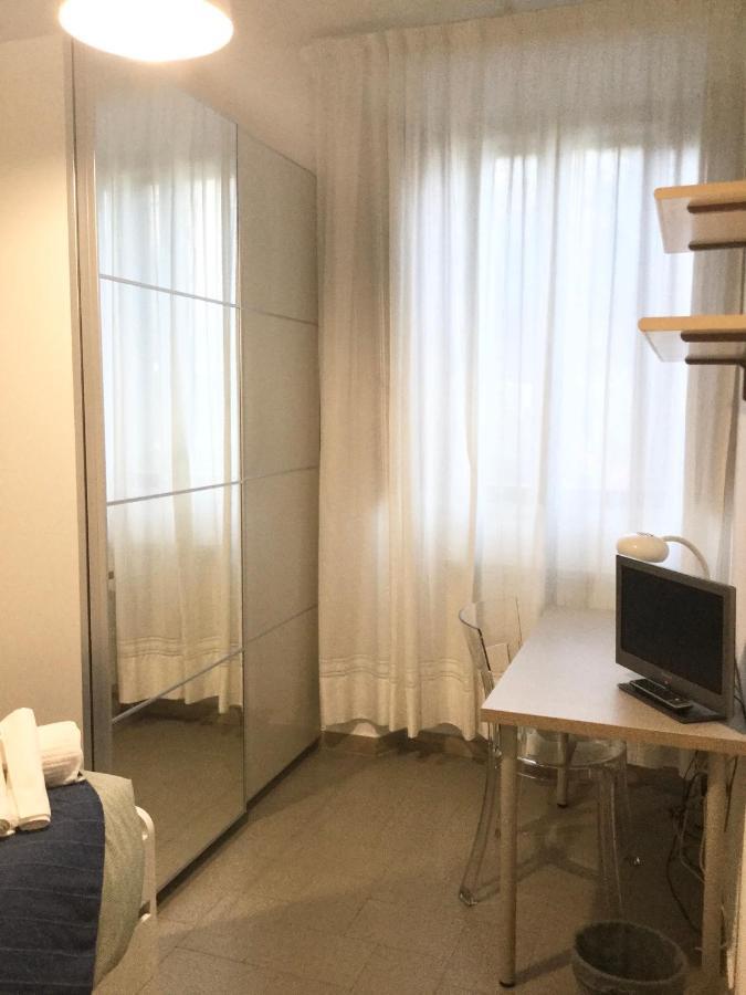 Casa Vittoria - A Pochi Passi Da Porta Romana Apartment Siena Bagian luar foto